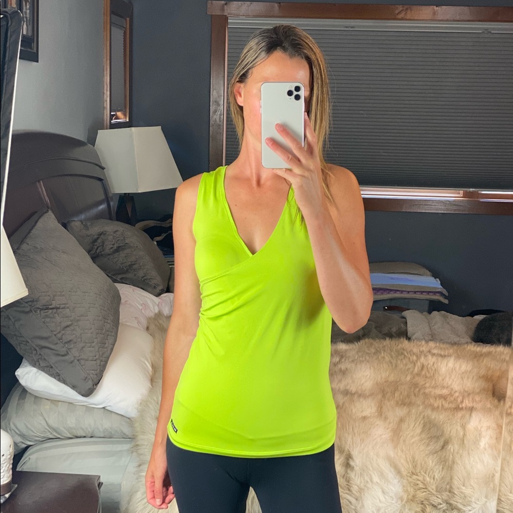 B.O.A. Neon Green Sleevless Athletic Top, Medium